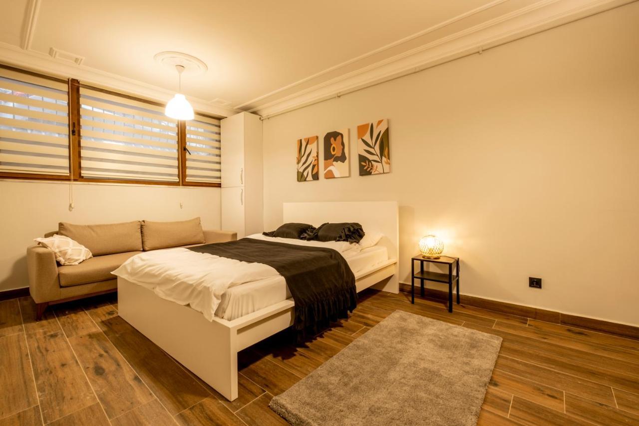 Spacious And Comfy 2Br In The Heart Of Cihangir Istambul Exterior foto